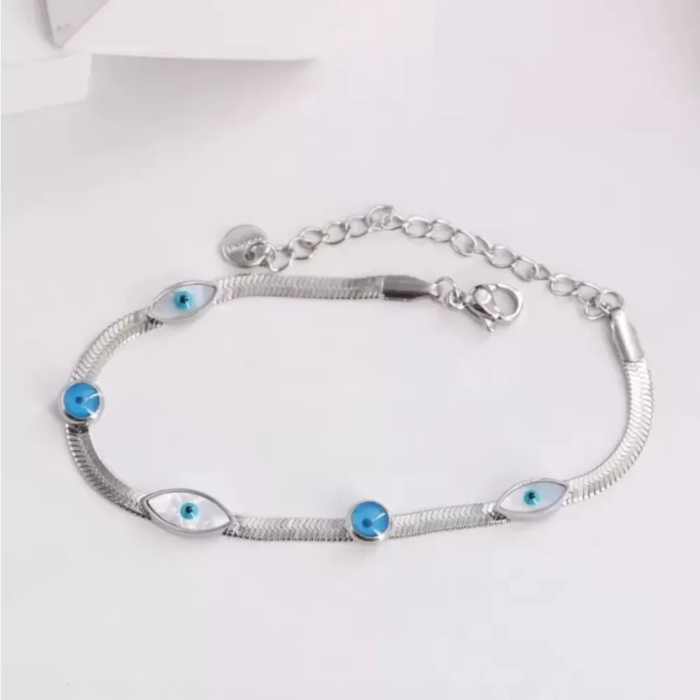 Silver Evil Eye Bracelet Q402
